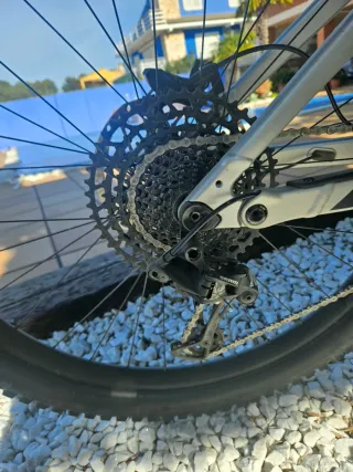 Bicicleta Eléctrica Scott Strike