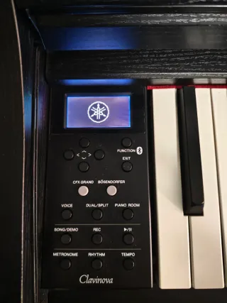 Piano Digital Yamaha Clavinova CLP-675