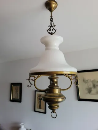 Lámpara colgante vintage dorada y blanca