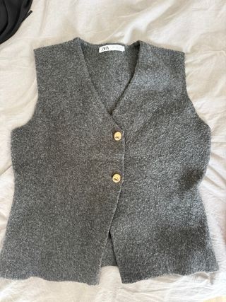 Chaleco Zara Gris Botones Dorados