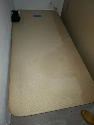 Tarima de cama 90x 190 con patas las 2 50 €