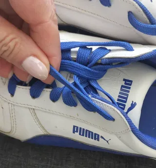 Scarpe da ginnastica Puma bianche e blu