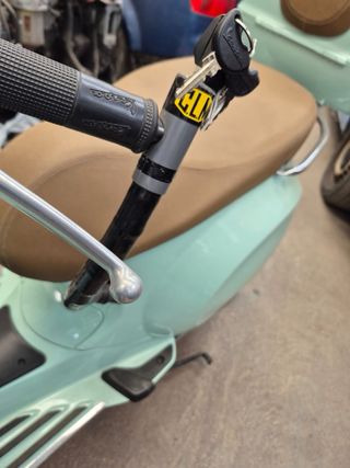 Vespa Primavera 125cc Scooter