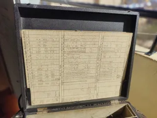 Maletín antiguo para probar válvulas