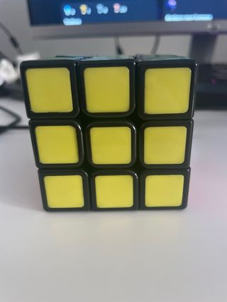 Cubo Rubik's en buen estado