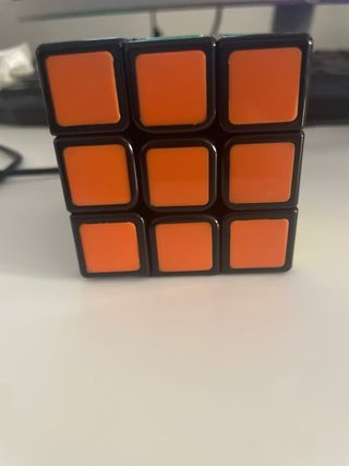Cubo Rubik's en buen estado