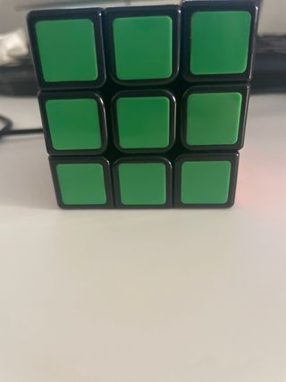 Cubo Rubik's en buen estado