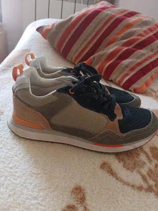 Zapatillas Hoff grises y naranjas