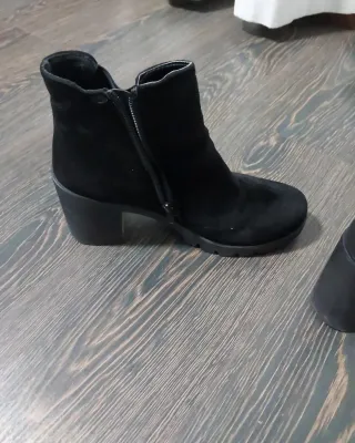 Botines negros mujer