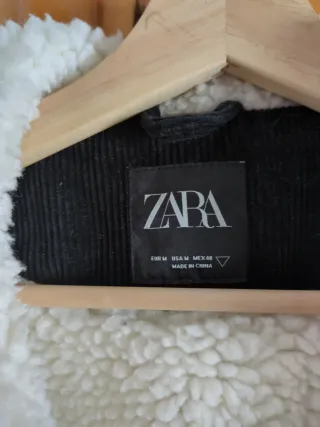 Chaqueta Zara Pana Borrego Negra