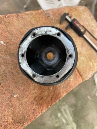 Piña volante Momo 106, Saxo