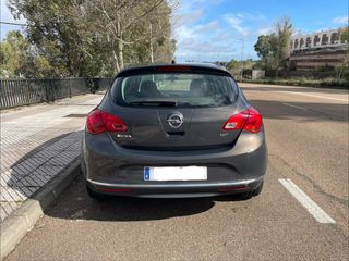 Opel Astra 2013