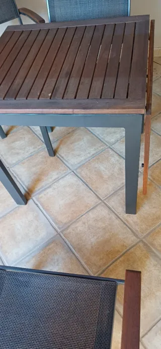 Mesa y 4 Sillas Exterior Madera y Metal