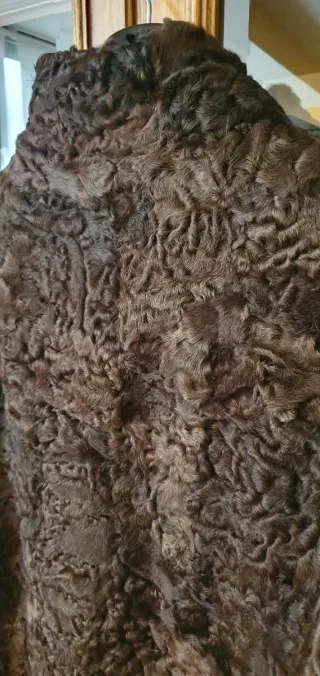 Chaquetón de pelo marrón