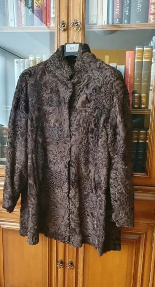 Chaquetón de pelo marrón
