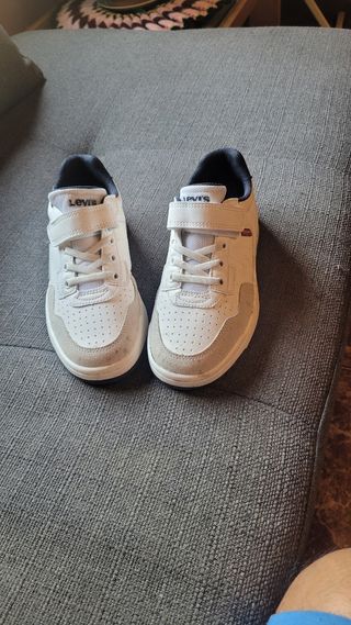 3 pares Zapatos Levi's Tallas 33 y 34