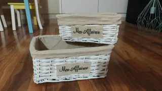 Cestas de ordenación blancas y beige