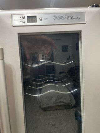 Vinoteca Pequeña para Negocio