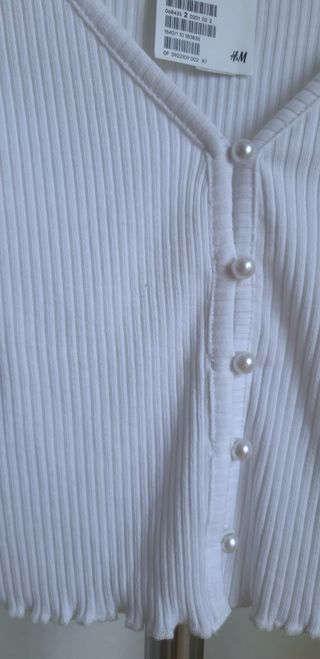 Top de manga larga. De H&M. Nuevo sin estrenar