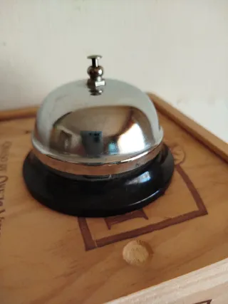 Timbre de mesa plateado