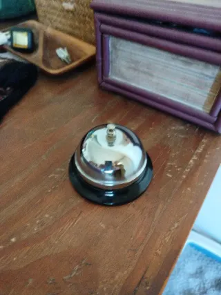 Timbre de mesa plateado