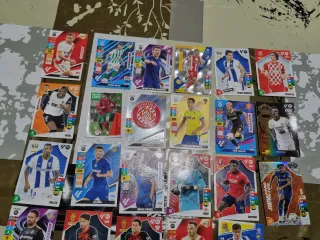 Lote 23 cromos fútbol varios años