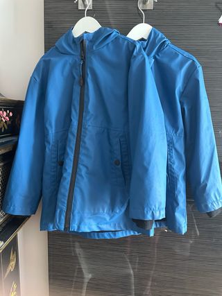 Chubasquero azul niño 6 años Tengo 2 para mellizos