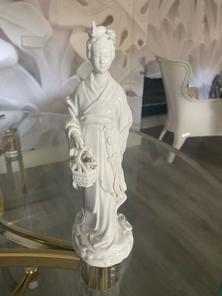 Figura. De porcelana japonesa años 50