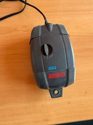 Acuario 100L con mueble negro a medida