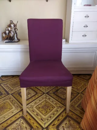 Conjunto de tres sillas de comedor tapizadas