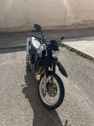 Yamaha XT-660R Negra