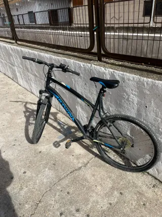 Bicicleta de montaña B'TWIN