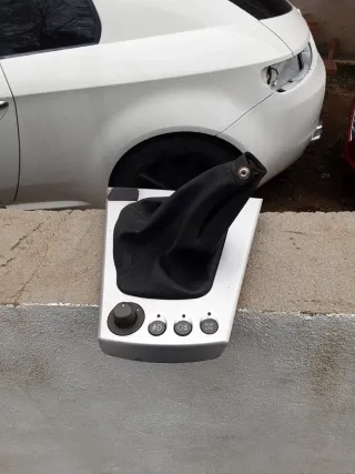 Moldura consola central con funda de cambio