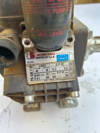 Bomba de presión con manómetro