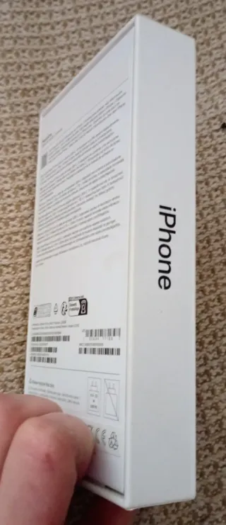 Caja iPhone 16 Pro Completa