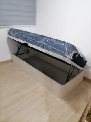 Canapés y colchones nuevos