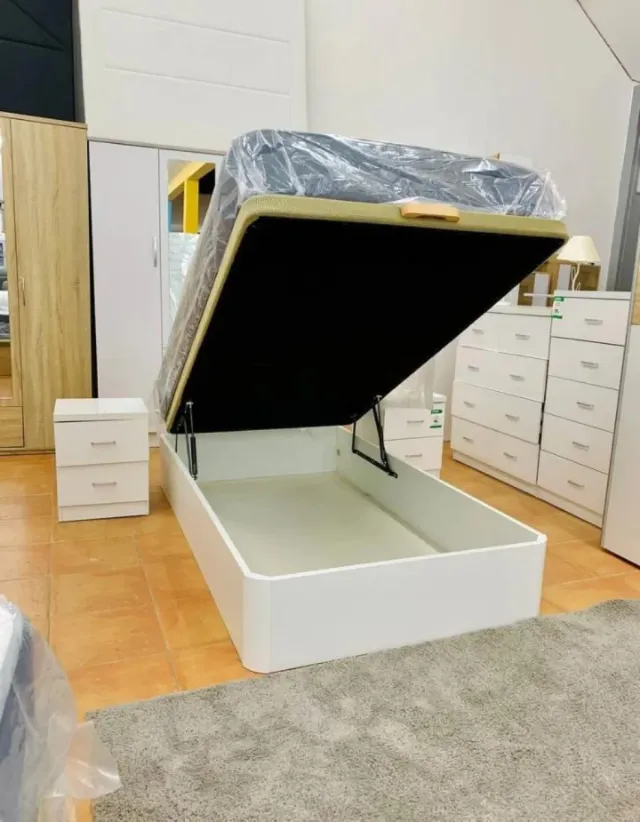 Canapés y colchones nuevos