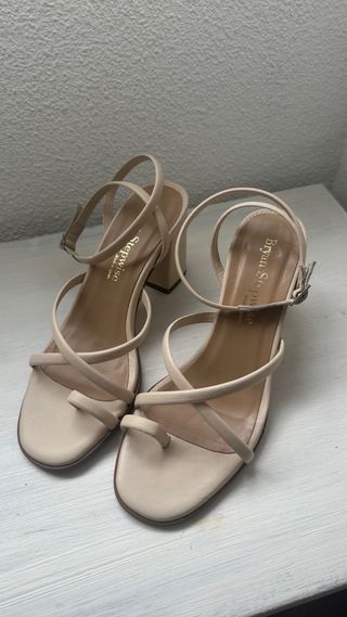 Sandalias de tacón Mara beige Bryan Stepwise
