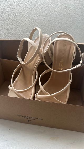 Sandalias de tacón Mara beige Bryan Stepwise