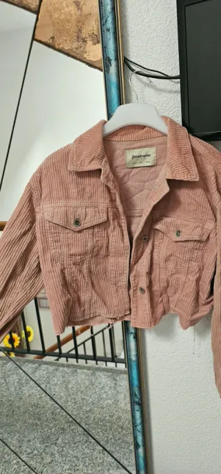 Chaqueta pana Stradivarius rosa Talla S