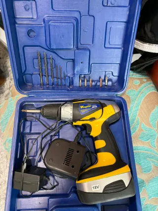 Taladro Inalámbrico 18V con Accesorios