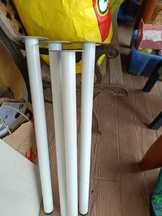 Tablero y patas Ikea metálicas