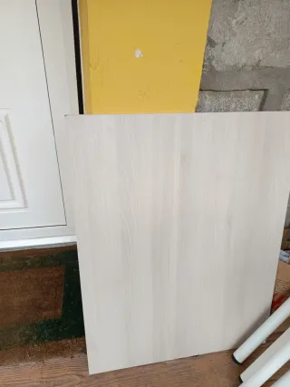 Tablero y patas Ikea metálicas