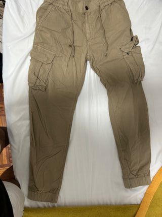 Pantalones cargo beige