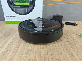 Robot aspirador con Wi-Fi iRobot Roomba e6192