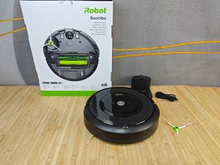 Robot aspirador con Wi-Fi iRobot Roomba e6192