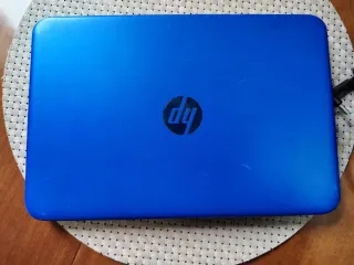 HP Stream azul con cargador original y Windows 10