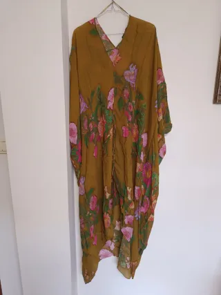 Vestido flores ZW Collection Zara Talla Única