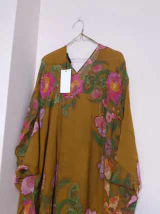 Vestido flores ZW Collection Zara Talla Única