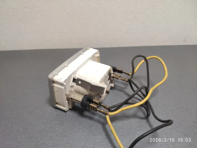 Reloj Cuarzo Coche Clásico Ford Fiesta MK1